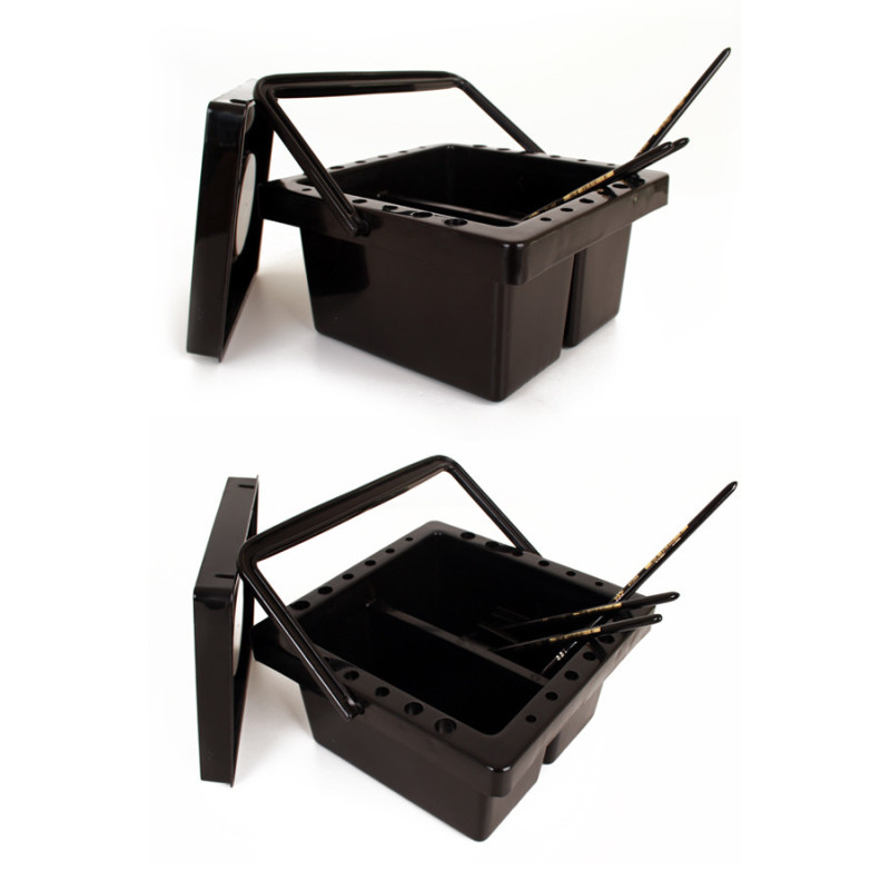 A handy water basin for al your pencils at Noddies!