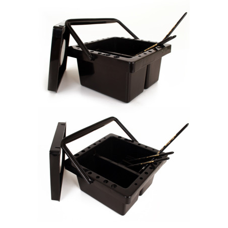 A handy water basin for al your pencils at Noddies!