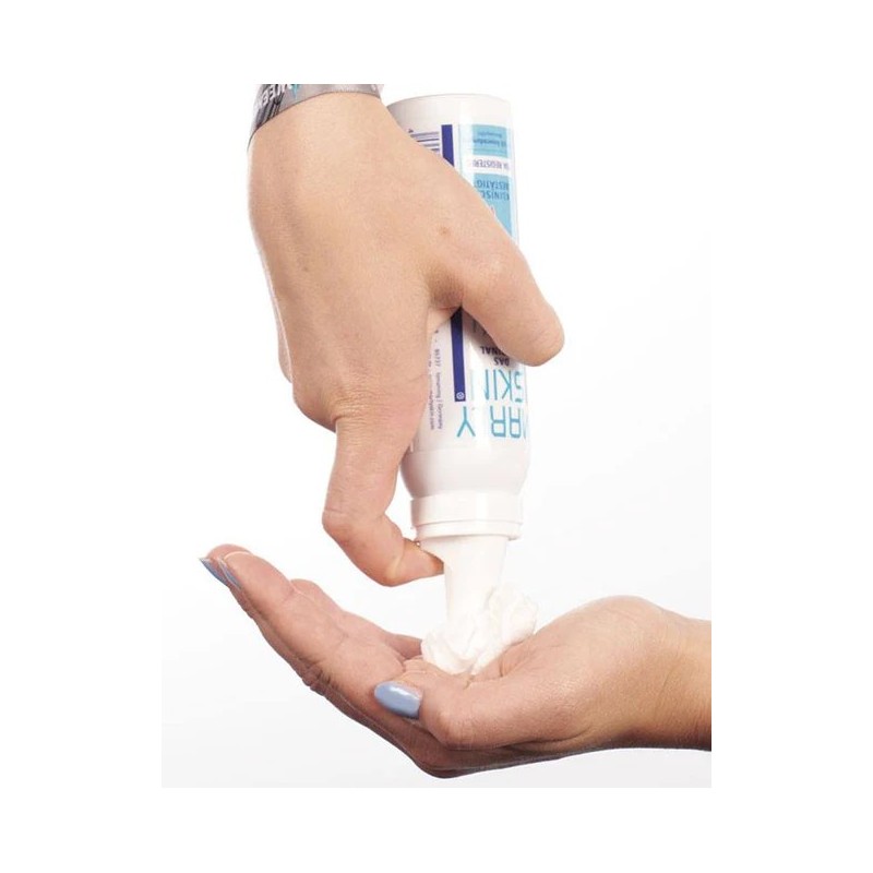 The Marly Skin foam protects, strengthens and regenerates your skin barrier – like a second skin!