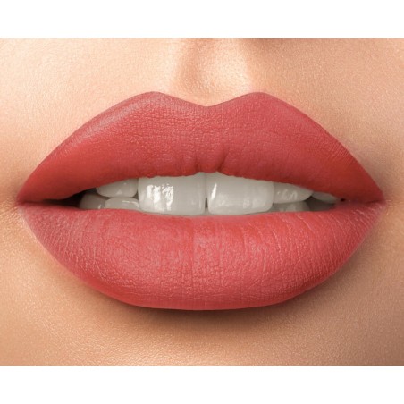 Treat your lips with the  Lip Paint gloss from Make-up Studio!
